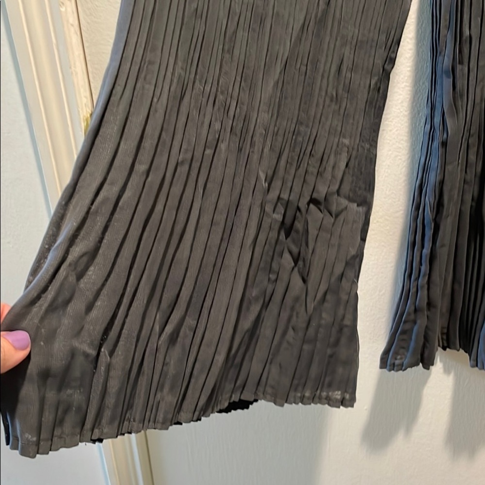 ALqUEMA Gray Box Pleated Ruffled Maxi Wide Legged Fabulous Pants - Picture 3 of 14